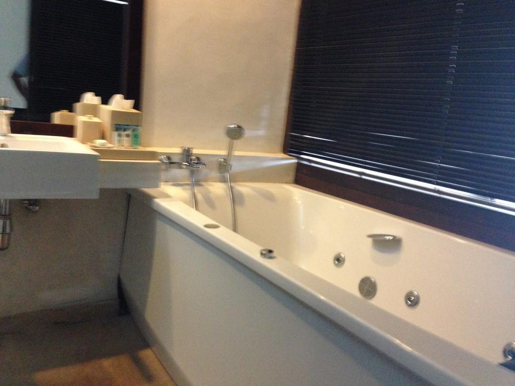 Junior Suite with Sea View (Early Check-in & Late Check-out on availability basis, 10% off on A La Carte and 15% off on Spa)
