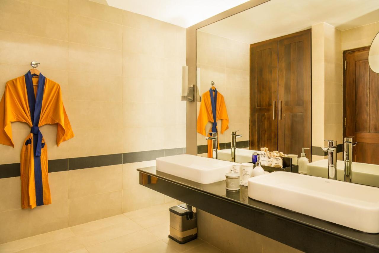 Suite with Sea View - 10% Off at Seaside Social Lounge & Bar & 15% Off on Spa, Black Coral & Centre Point Restaurants